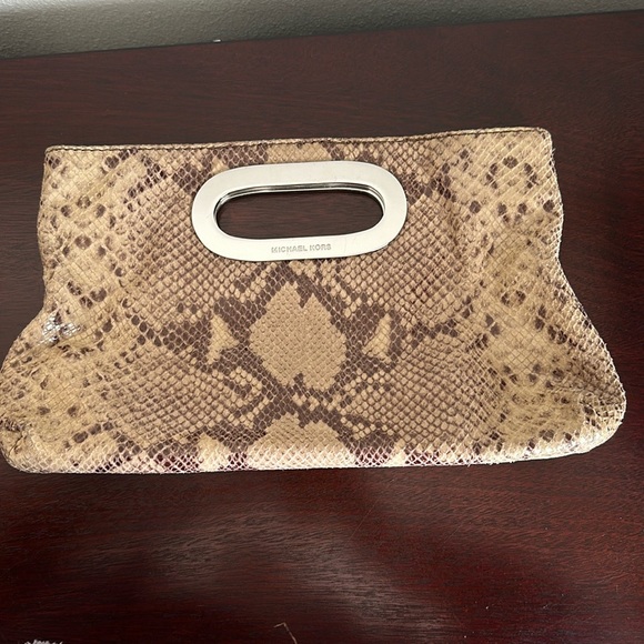Michael Kors BERKLEY SNAKESKIN CLUTCH - EUC - Picture 7 of 8